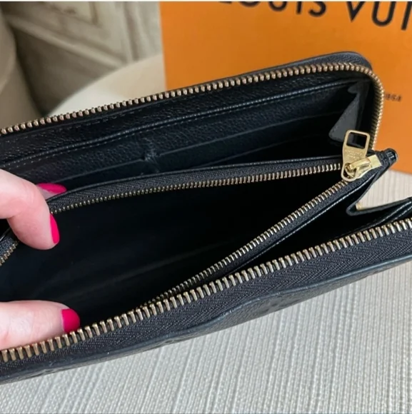 Louis Vuittin monogram Empreinte wallet - Picture 2 of 4